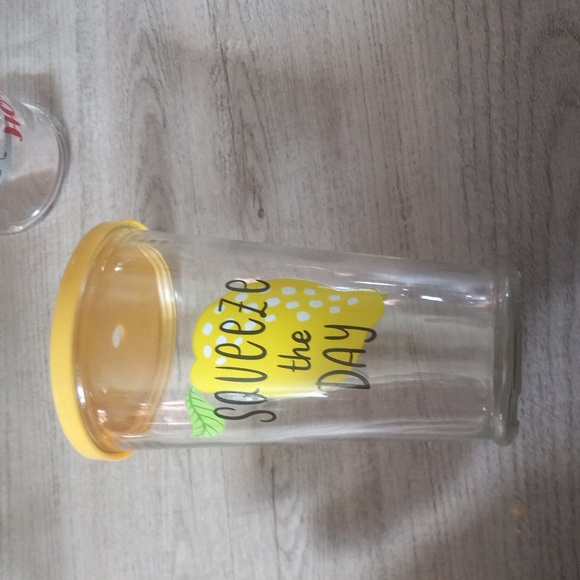 3  New Glass tumblers with fruit theme - Picture 3 of 4